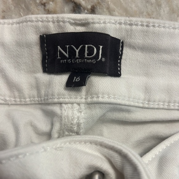NYDJ shorts - Picture 2 of 2